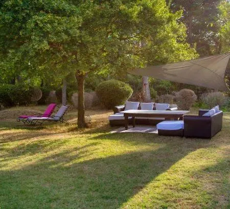 Bed & Breakfast Chateau De Lavail *